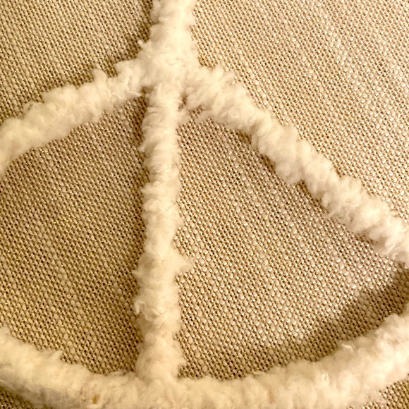 Fuzzy/Cozy Boho Hanging Peace Sign - Picture 3 of 4